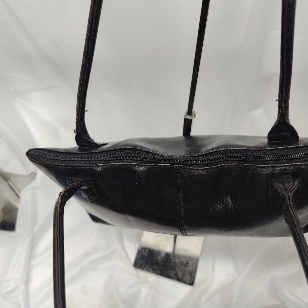 Vintage HOBO INT. Lola Tote Bag Black polished leather / brown wear highlights - Picture 9 of 10